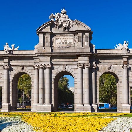 Famaho Lägenhet Madrid Exteriör bild